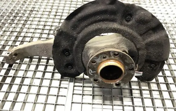 BMW 5 GT F07 Front wheel hub spindle knuckle 