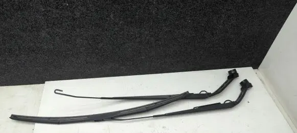 Mitsubishi Outlander Windshield/front glass wiper blade 