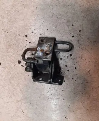 Audi A6 S6 C5 4B Front door lower hinge 4B0331412B