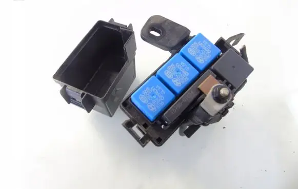 Hyundai i40 Relay mounting block 919403Z160