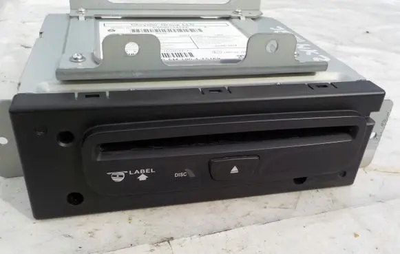 Jeep Grand Cherokee CD/DVD changer P05091245AE