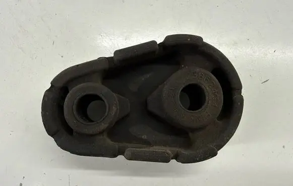 Chevrolet Camaro Muffler mount bracket/holder 25862434