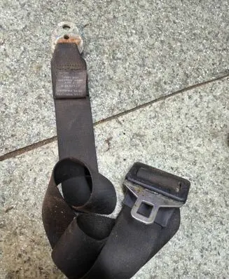 BMW 5 E34 Middle seatbelt (rear) 1944444 0465710 0436072