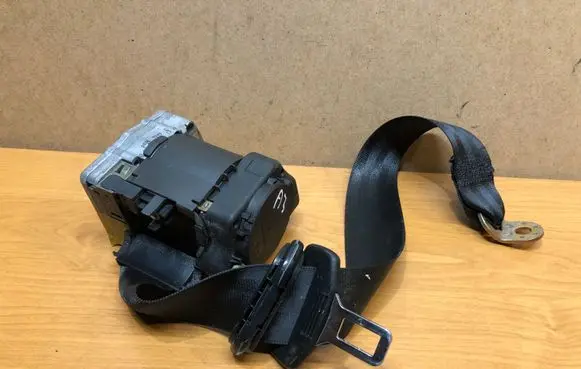 Audi A3 S3 8L Rear seatbelt 8L3857805 193857737 8A0857732
