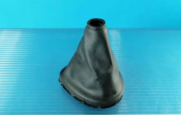 Nissan Qashqai Gear lever shifter trim leather/knob 13770A77