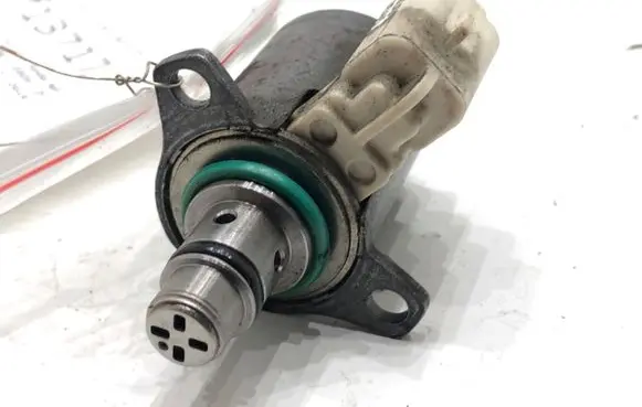 Peugeot 3008 I Fuel pressure regulator 