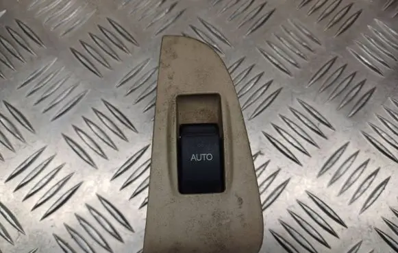 Toyota Avensis T250 Electric window control switch 7427205020 8657