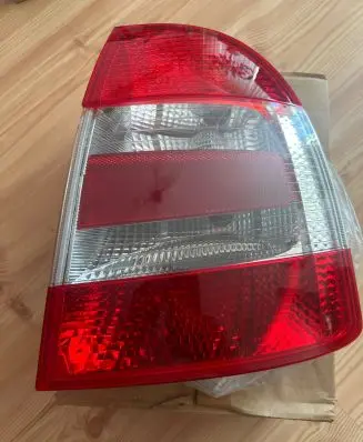 Skoda Superb B5 (3U) Rear/tail lights 3U5945112 1SCX13A602AB 8U5945096A