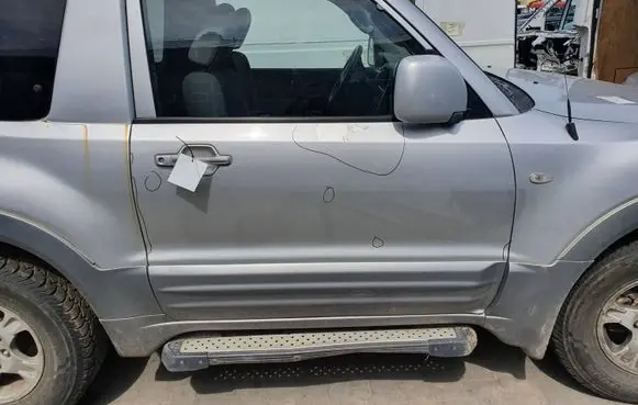 Mitsubishi Pajero Front door