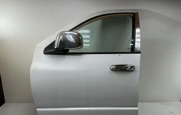 Dodge RAM 1500 DS Front door