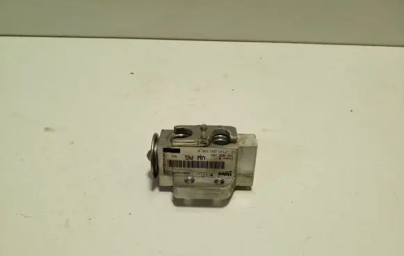 Volkswagen Eos Air conditioning (A/C) expansion valve 1K0820679