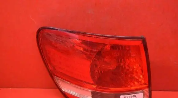 Toyota Avensis Verso Rear/tail lights 44-35
