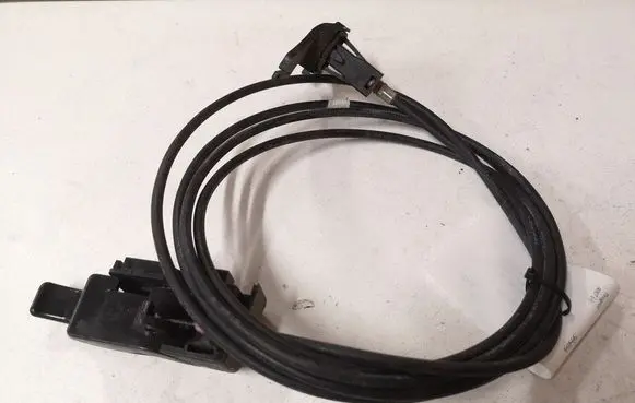 Peugeot 4007 Fuel cap release pull handle