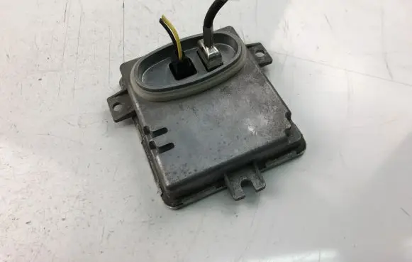 BMW 3 E90 E91 Xenon control unit/module 6948180