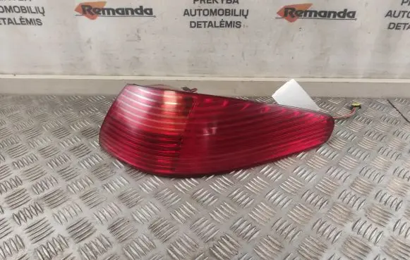 Peugeot 607 Rear/tail lights 2543