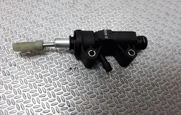 BMW 3 F30 F35 F31 Clutch master cylinder 13670610