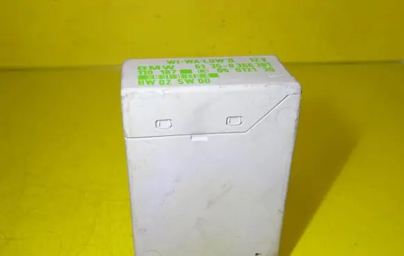 BMW 3 E36 Window wiper relay 8366381 61.35-8366381