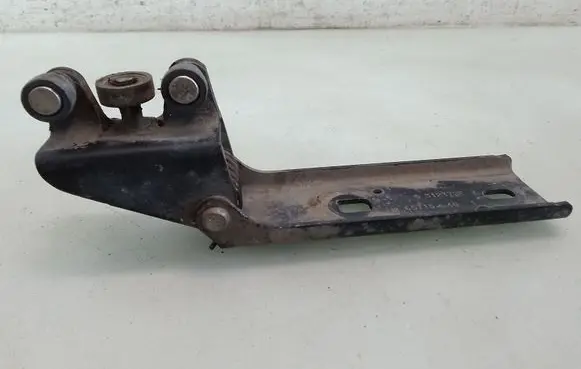 Renault Trafic II (X83) Sliding door middle roller runner 312372E