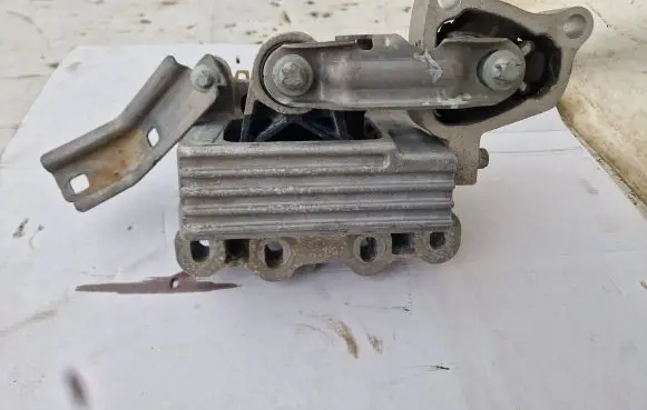 Mercedes-Benz Sprinter W907 W910 Engine mount vacuum valve A9102410500