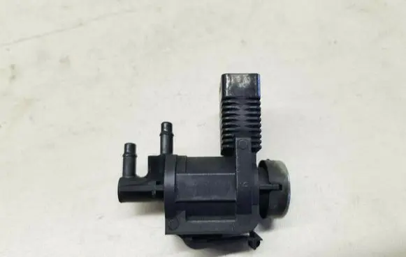 Audi A3 S3 8P Vacuum valve 1K0906283A