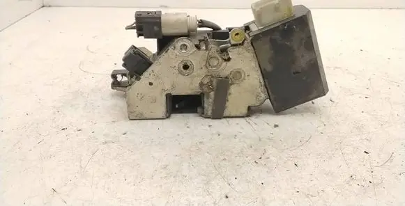 BMW 7 E38 Front door lock 8352165 40620751