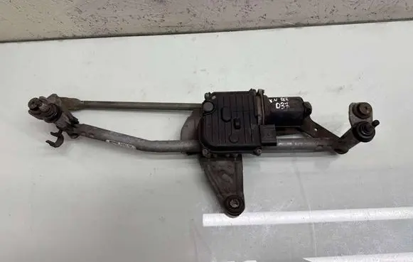 Front wiper linkage and motor