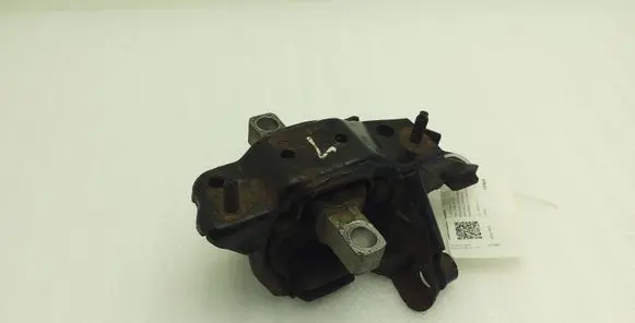 Volkswagen Polo IV 9N3 Engine mount bracket 6Q0199555 6Q0199555AD