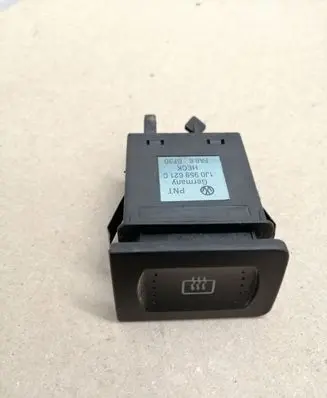 Volkswagen Golf IV Windscreen/window heater switch 1J0959621C