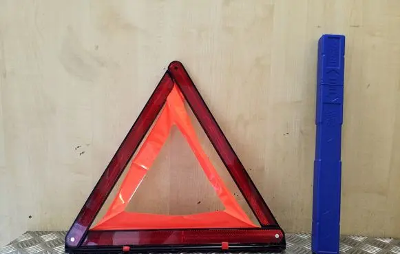 BMW X6 E71 Emergency warning sign 6770487