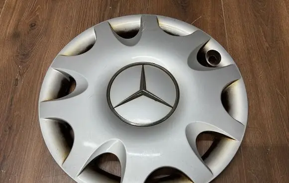 Mercedes-Benz A W169 R15 wheel hub/cap/trim 1694000025