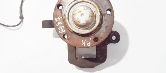 Front wheel hub