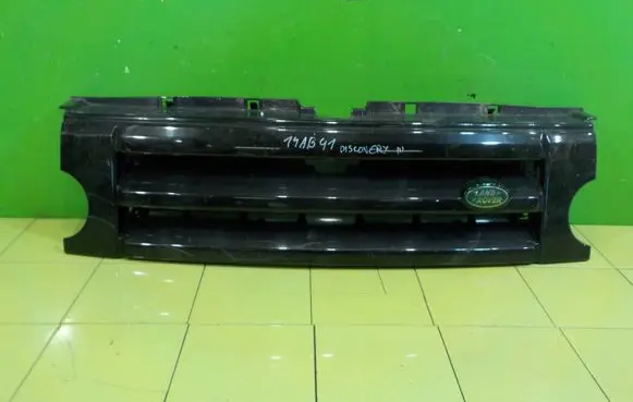Land Rover Discovery 3 - LR3 Front bumper upper radiator grill ATRAPKA