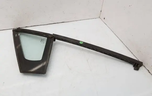 Renault Clio IV Front door vent window glass four-door 43R004025 802634285R DOT766