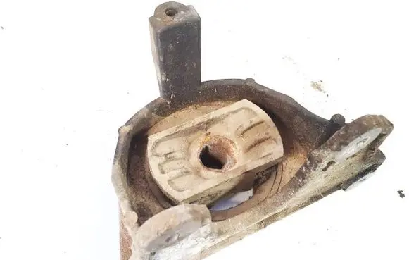 Fiat Doblo Engine mount bracket