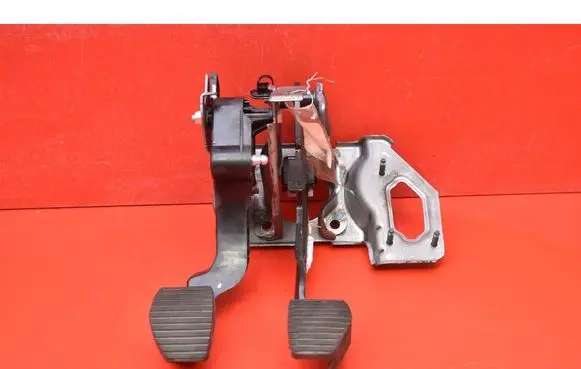 Peugeot 208 I Accelerator throttle pedal