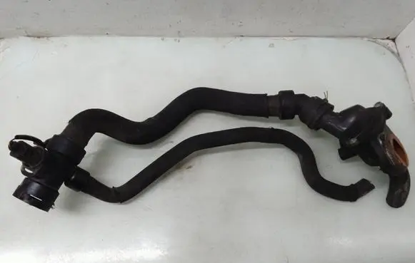 Audi A4 S4 B6 8E 8H Engine coolant pipe/hose 