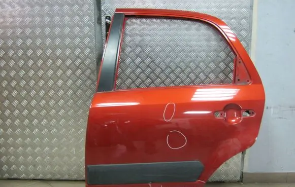 Suzuki SX4 Rear door