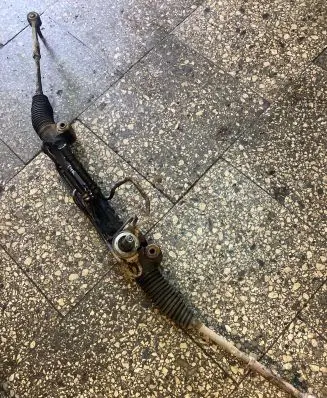 Opel Zafira A Steering rack
