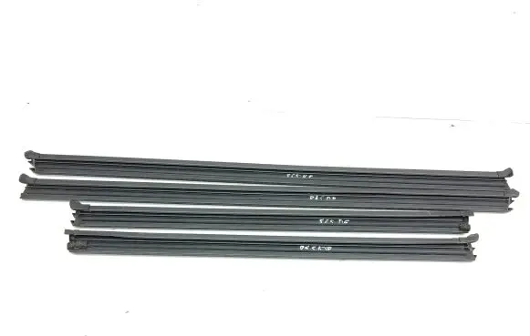 Volkswagen ID.3 Rubber seal front door window/glass 
