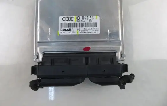 Audi A4 S4 B6 8E 8H Engine control unit/module 0261206868 8E0906018B