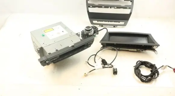 Radio/CD/DVD/GPS head unit