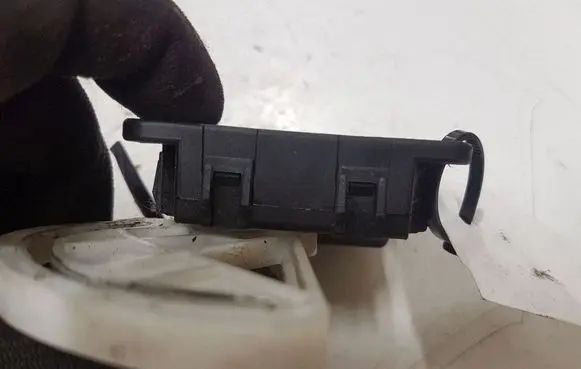 KIA Carens I Air flap motor/actuator H400730530
