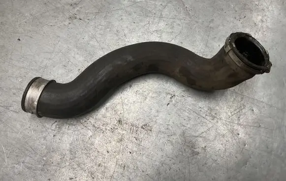 Mercedes-Benz C W204 Oil fill pipe A2045282082 L22358BDBL
