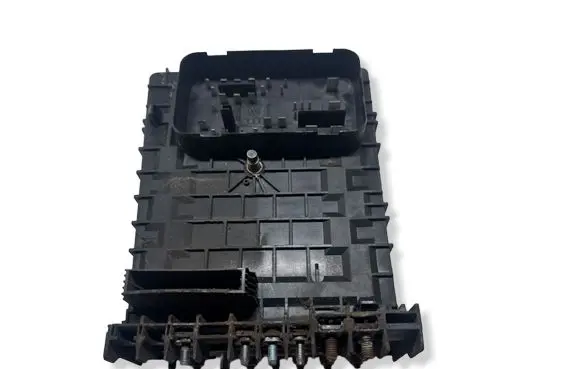 Volkswagen Golf Plus Fuse module 1K0937125