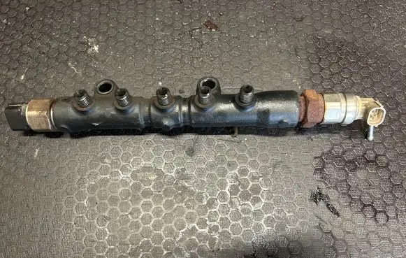 Toyota Avensis T250 Fuel main line pipe 89458