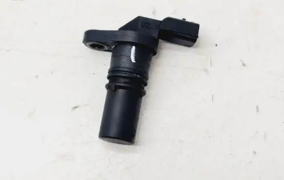 Renault Clio IV Crankshaft position sensor 8200885209