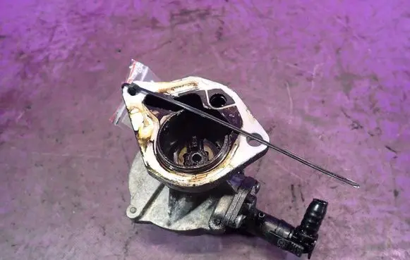 Renault Scenic I Vacuum pump 