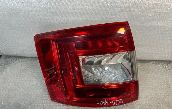 Skoda Octavia Mk3 (5E) Rear/tail lights 5E9945095A