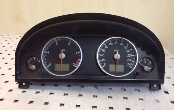 Ford Mondeo Mk III Speedometer (instrument cluster) 1S7F10841