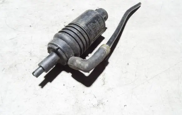 Audi A4 S4 B5 8D Windscreen/windshield washer pump 4A0955651